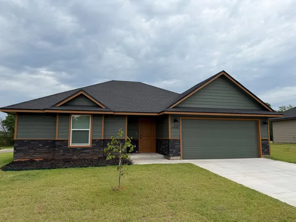 4517 E Lincoln St, Harrah, OK