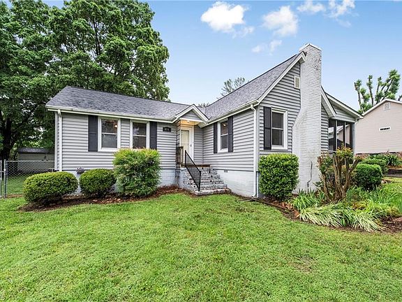 2nd image of 808 Georgia Ave