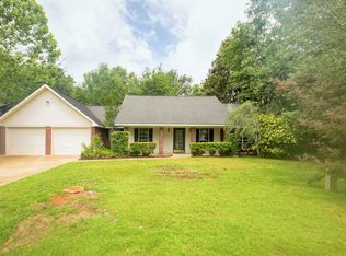 5037 Wood St, Moss Point, MS 39563