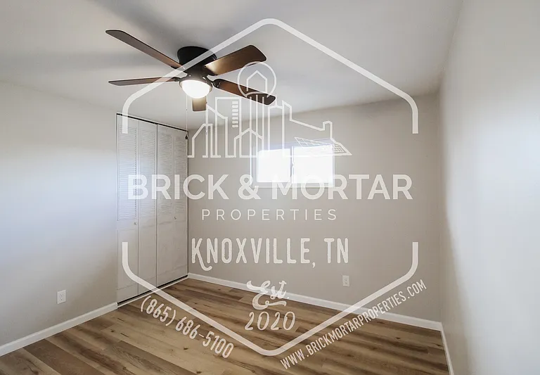 513 S Cedar St — Photo 12