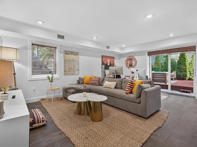 112 Webster Ave #1 — Photo 36