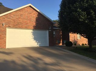 220 Tyler St, Branson, MO 65616