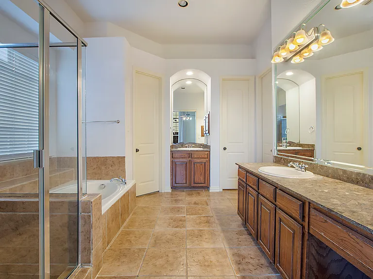 1838 Crowbridge Dr — Photo 22