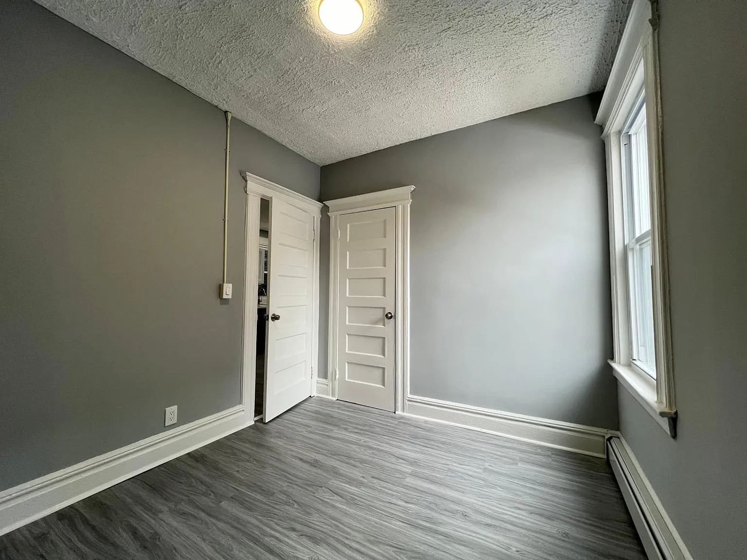 3 bed, 1000 sqft, $2,100 — Photo 4