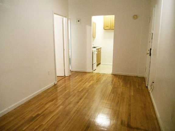 3rd image of 315 W 91st St APT 1A