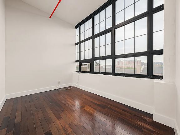 4th image of 248 McKibbin St #2J