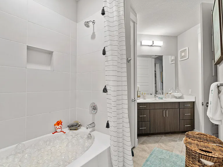 The Standard at Legacy — Photo 10