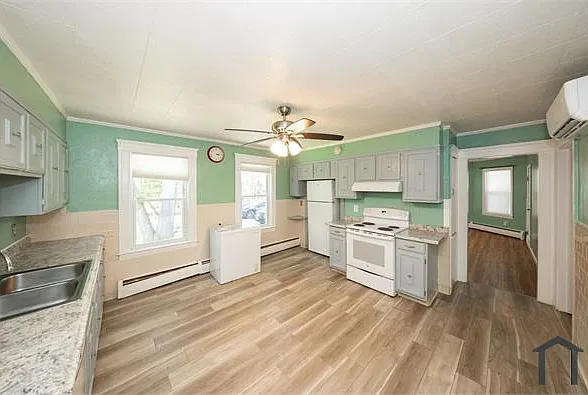 3 bed, 1150 sqft, $2,250 — Photo 1