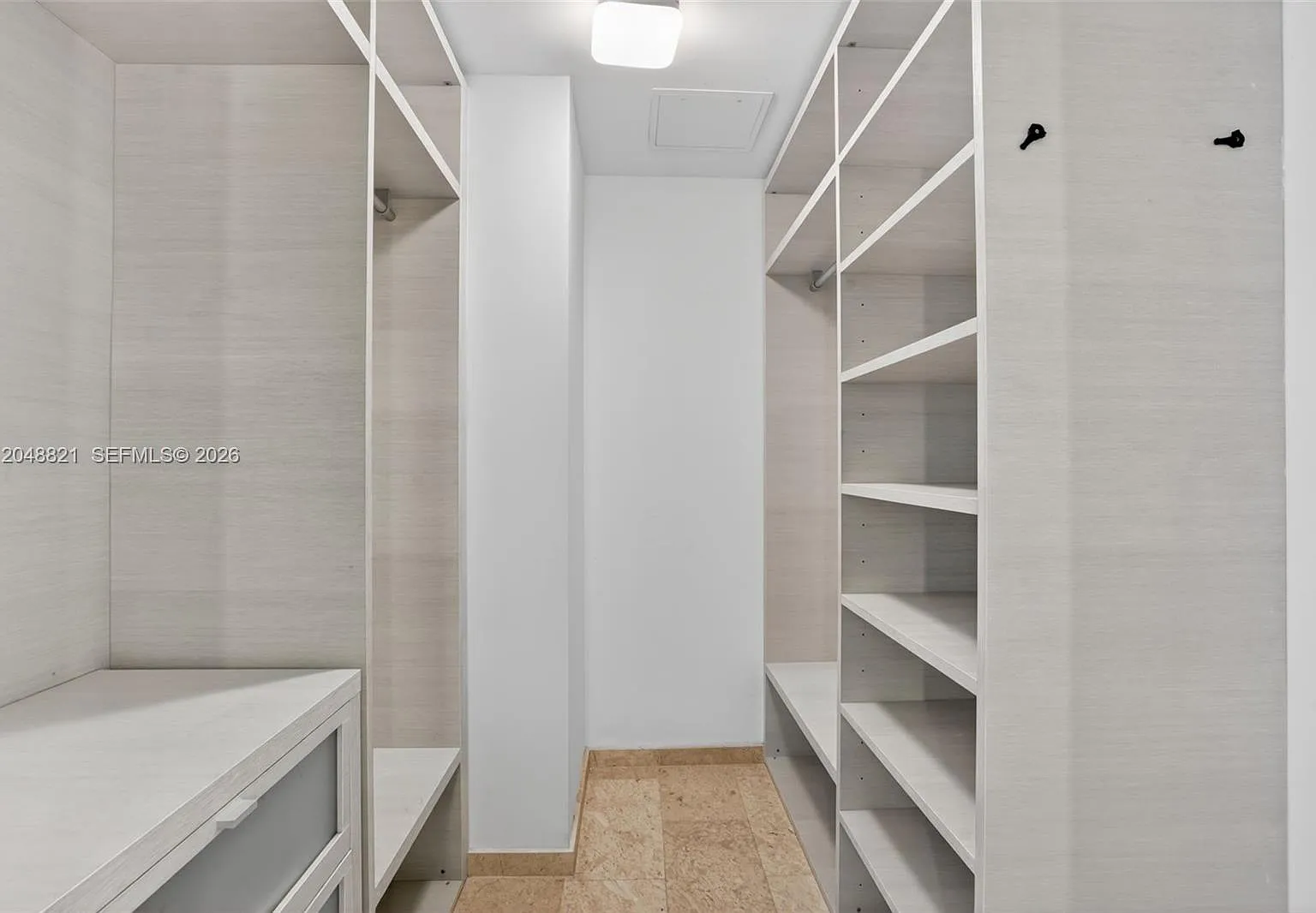 Reach Condo — Photo 4