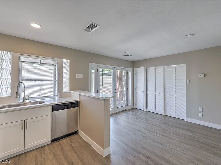 343 Greenbriar Dr #343-TOWNHOUSE — Photo 9