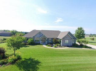 579 Winchester Pass, Colgate, WI 53017