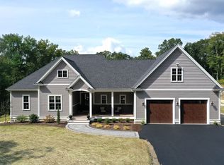 11 Pleasant St, Mendon, MA 01756