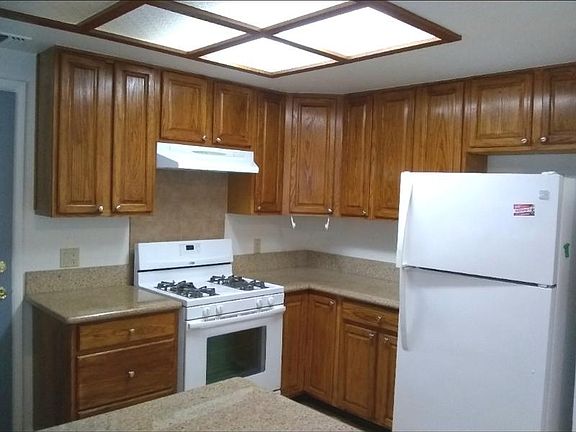 2nd image of 639 Andrew St
