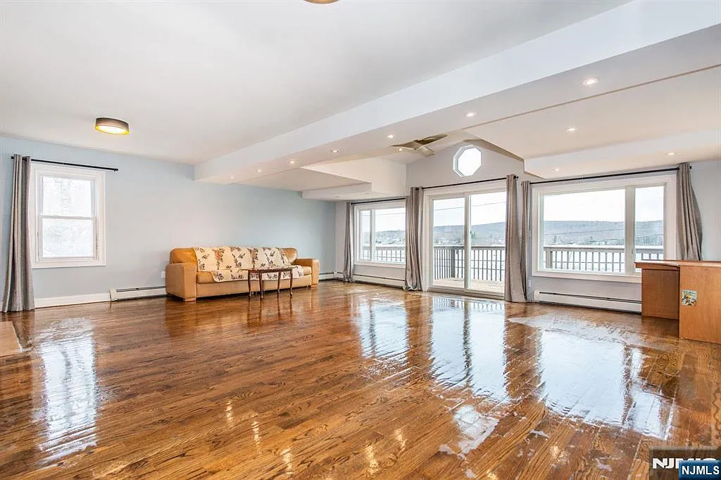 3 bed, 2.0 bath, $3,000 — Photo 4