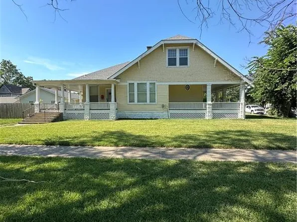 518 E Madison Ave, Iola, KS 66749