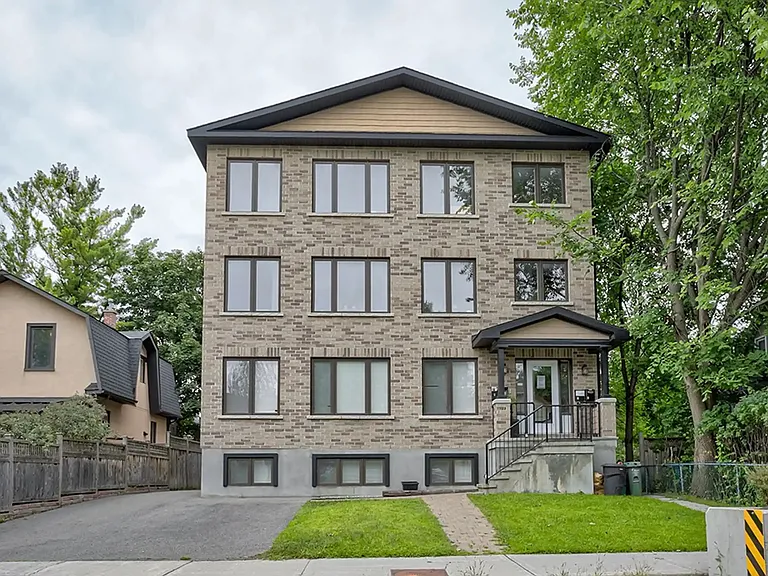 123 Queen Mary St #4 — Photo 1