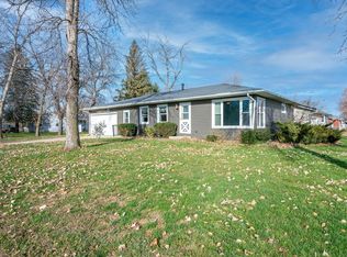 22 Circle Dr W, Welcome, MN 56181
