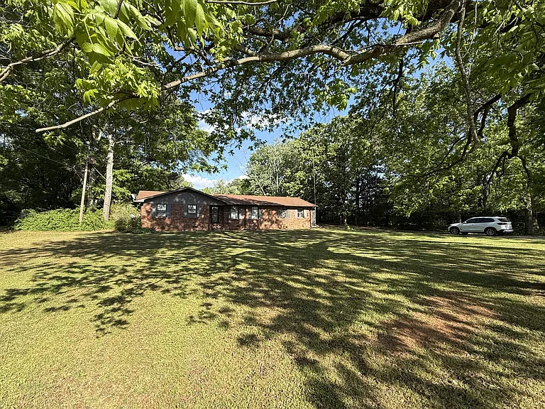 6079 Wall Triana Hwy — Photo 4