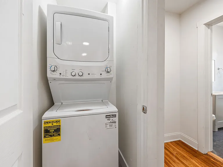 718 Simpson St #3W — Photo 9