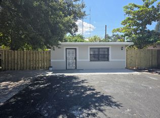 6104 SW 40th St #1, Hollywood, FL 33023