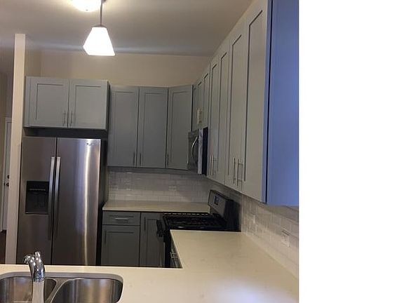 4th image of 827 N Francisco Ave #1