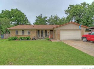 542 E F St, Jenks, OK 74037