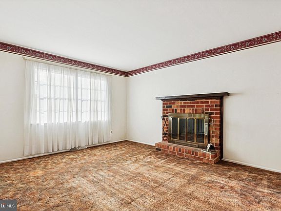 4th image of 2025 Sterigere St