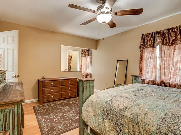 5th image of 105 Bellair Dr