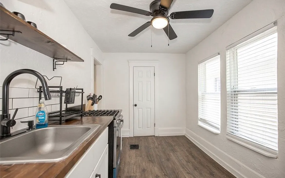 4 bed, 1200 sqft, $2,000 — Photo 3