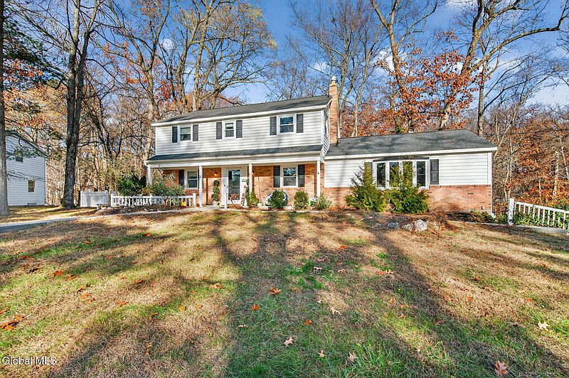 2nd image of 5 Southwood Drive