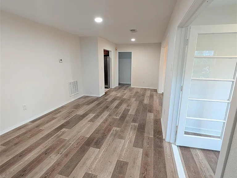 4110 Ella Blvd — Photo 4