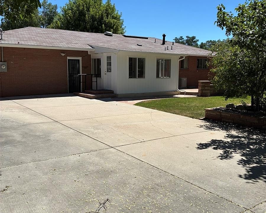 1st image of 3091 S Yates Street