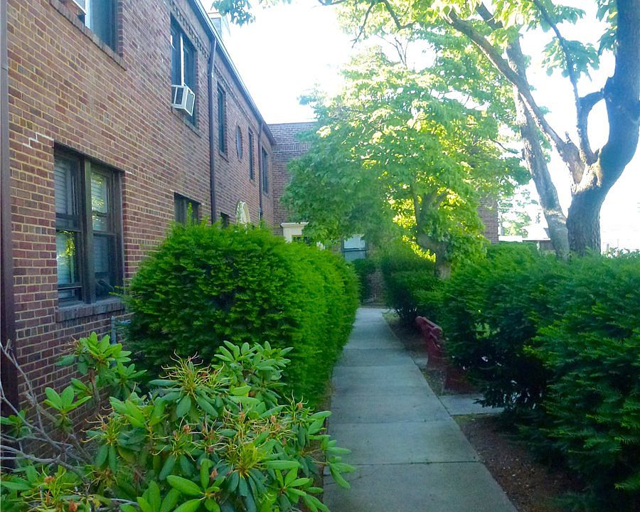 2nd image of 65 Hilbert St APT 3A