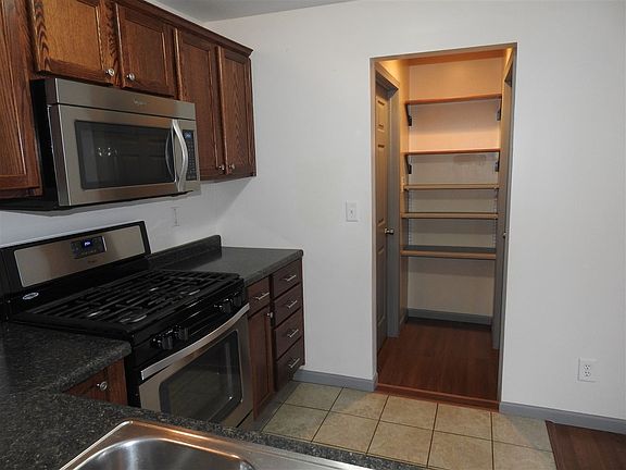 4th image of 3018 Horton St