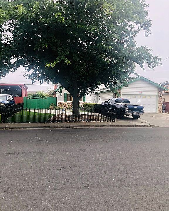 1st image of 225 Stanford Dr