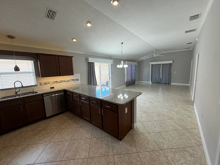 2272 Vassar Ln — Photo 4