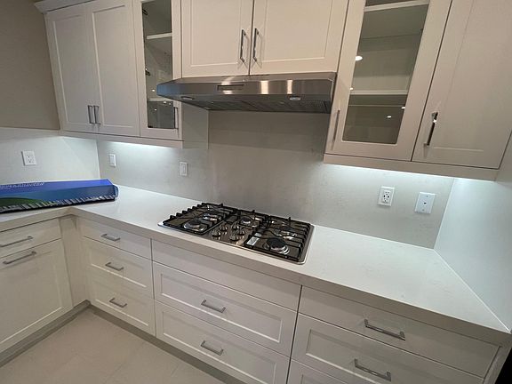 5th image of 8153 Rose Quartz Cir