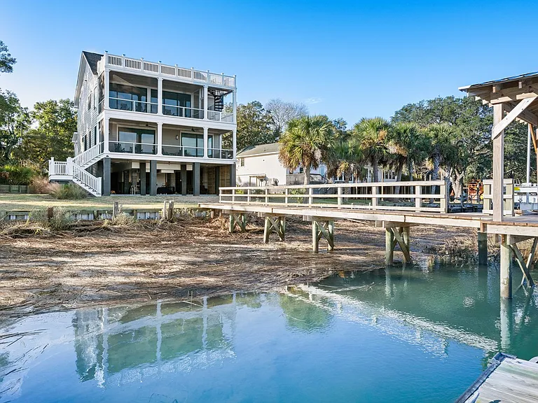1532 Oak Island Dr — Photo 3