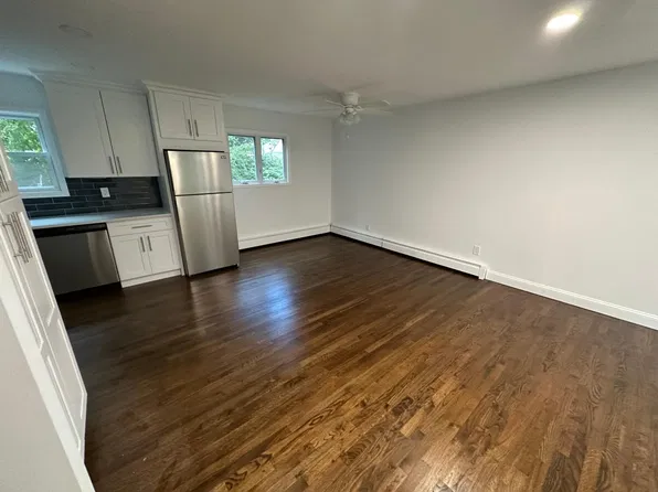 (undisclosed Address), East Northport, NY 11731