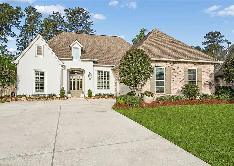 1st image of 1553 Rue De Fontaine