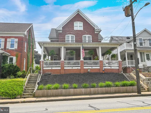 214 S Main St, Red Lion, PA 17356