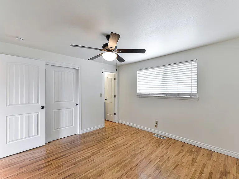 1516 Jones Ave NE — Photo 12