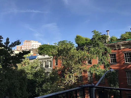 Rented by Compass | media 9