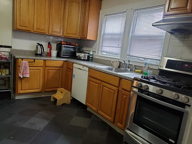 25 Wiltshire Rd #1 — Photo 2