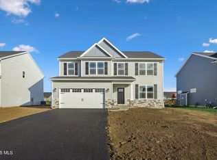 129 Valley Hall Dr, Perrysburg, OH