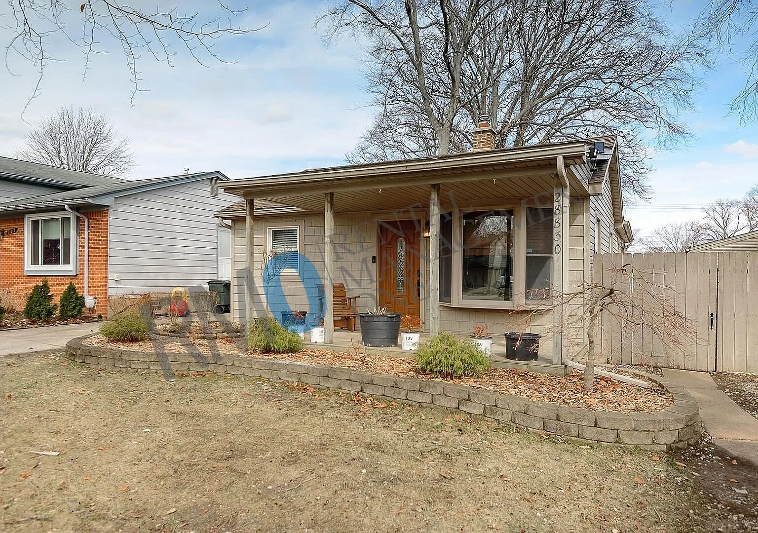 Move-In Ready 3 Bedroom, 1 Bathroom Home in Livonia — Photo 2