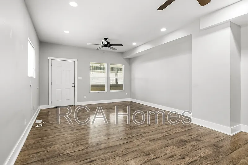 2 bed, 1.0 bath, 1380 sqft, $1,400 — Photo 4