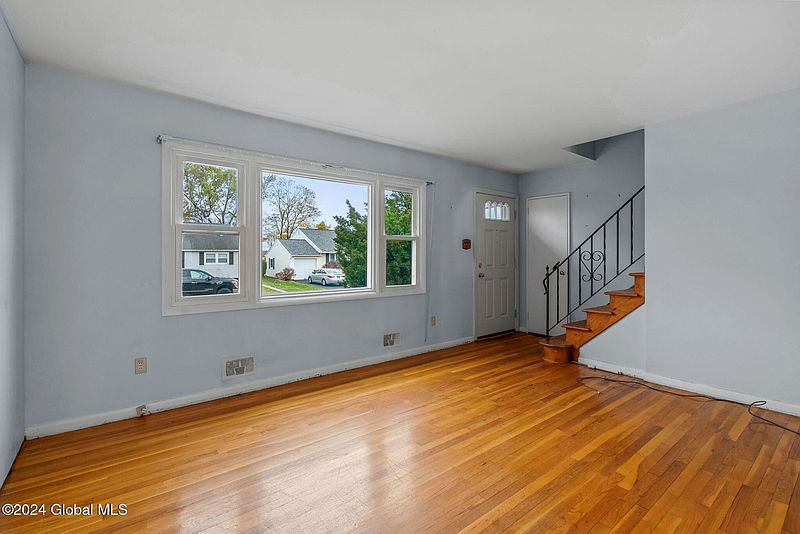 3rd image of 41 Perry Avenue