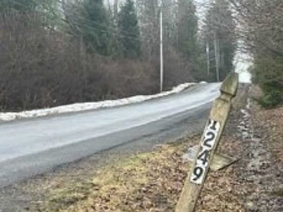 Exterior Neighborhood (street photo)