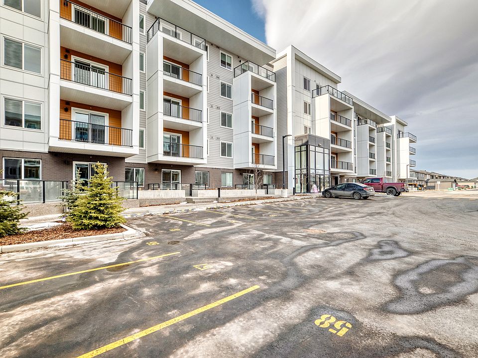 1st image of 63 Corner Glen Cres NE #1318